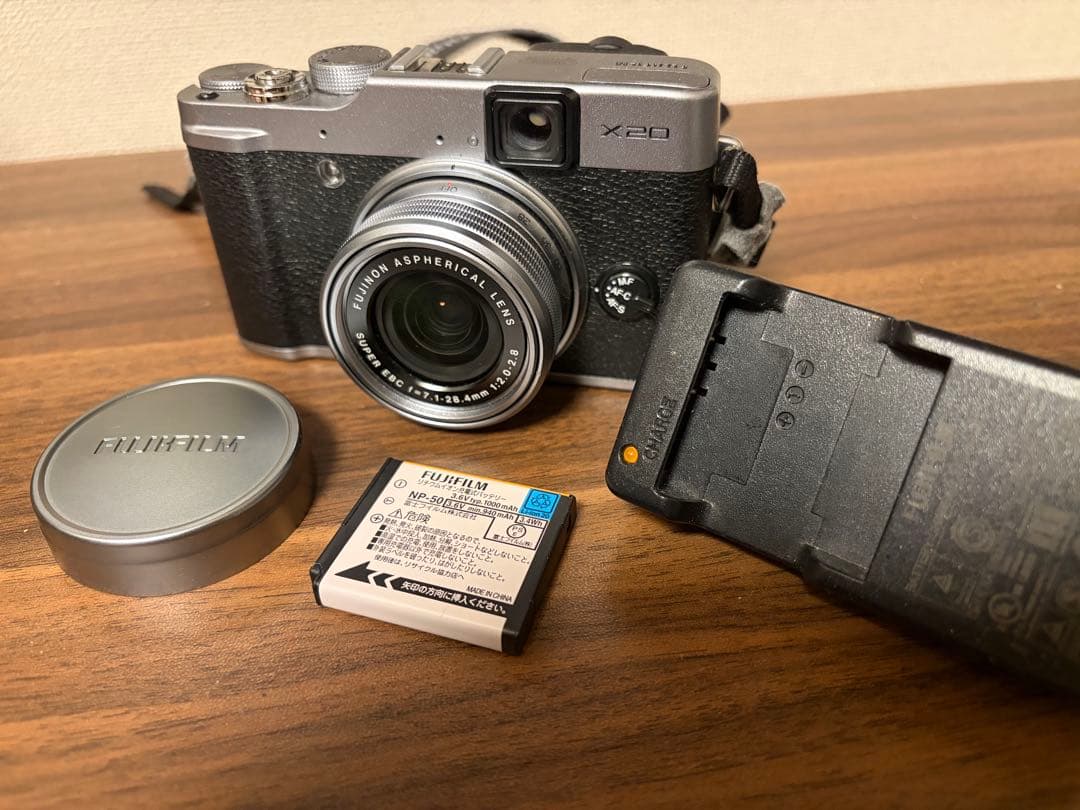 デジタルカメラ FUJIFILM x20