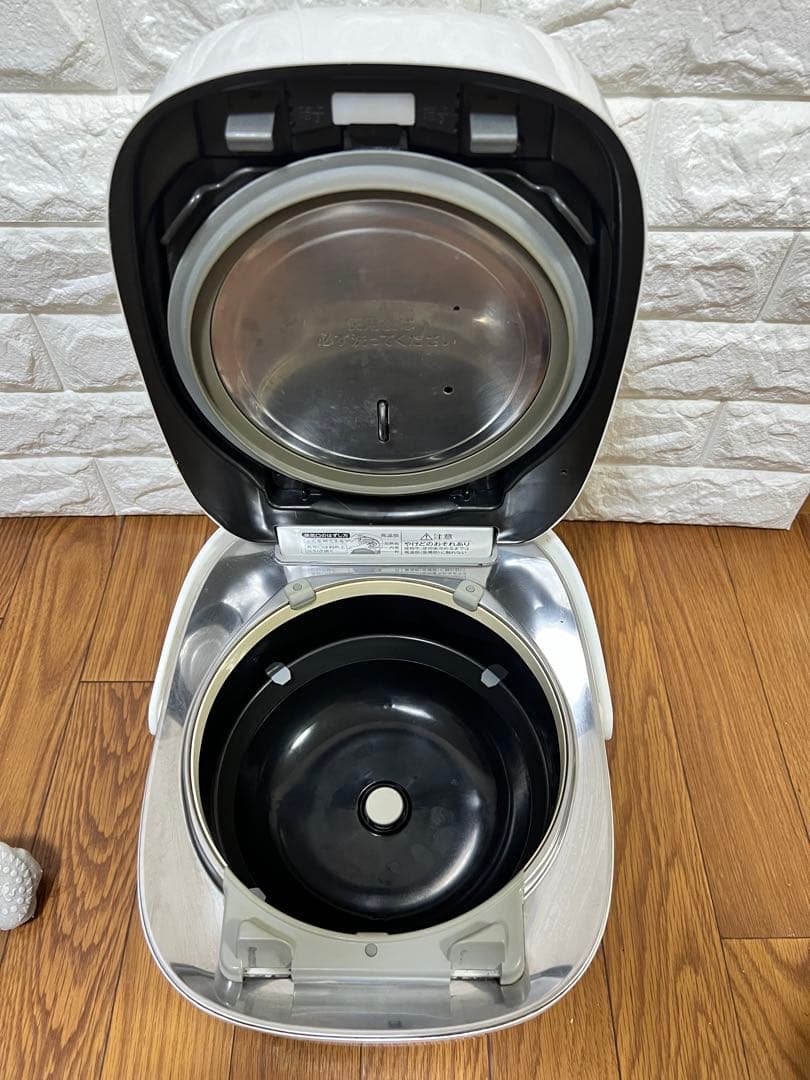 東芝 5.5合 真空圧力IH炊飯器 炎匠炊き RC-10VSR(W) ホワイト