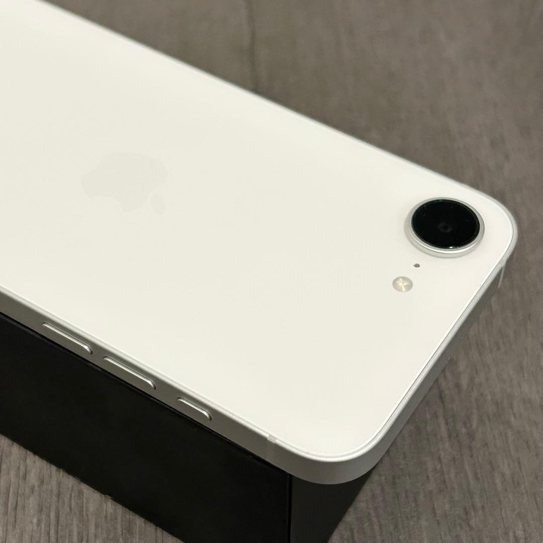 【超美品】iPhone 16e｜256GB｜SIMフリー