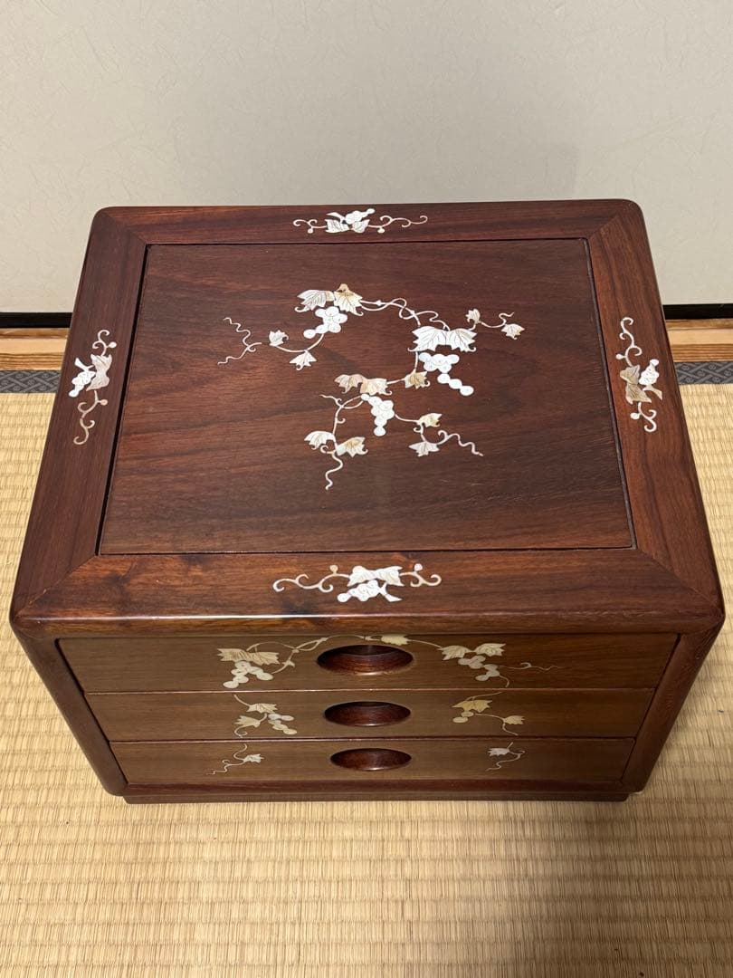 花梨　螺鈿家具　唐木　小引き出し　三段　アンティーク　ヴィンテージ
