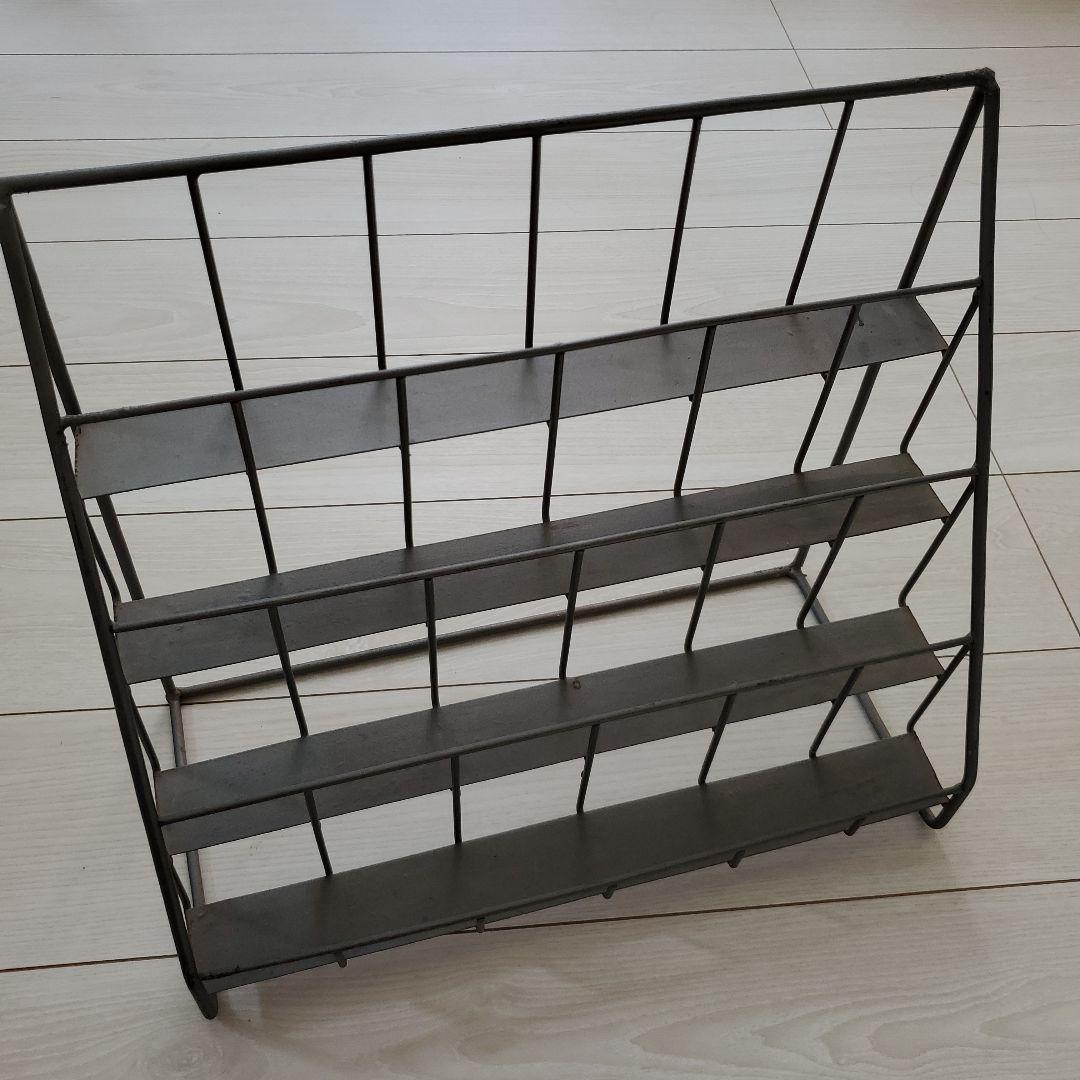 本棚(スチール)　絵本は付きません