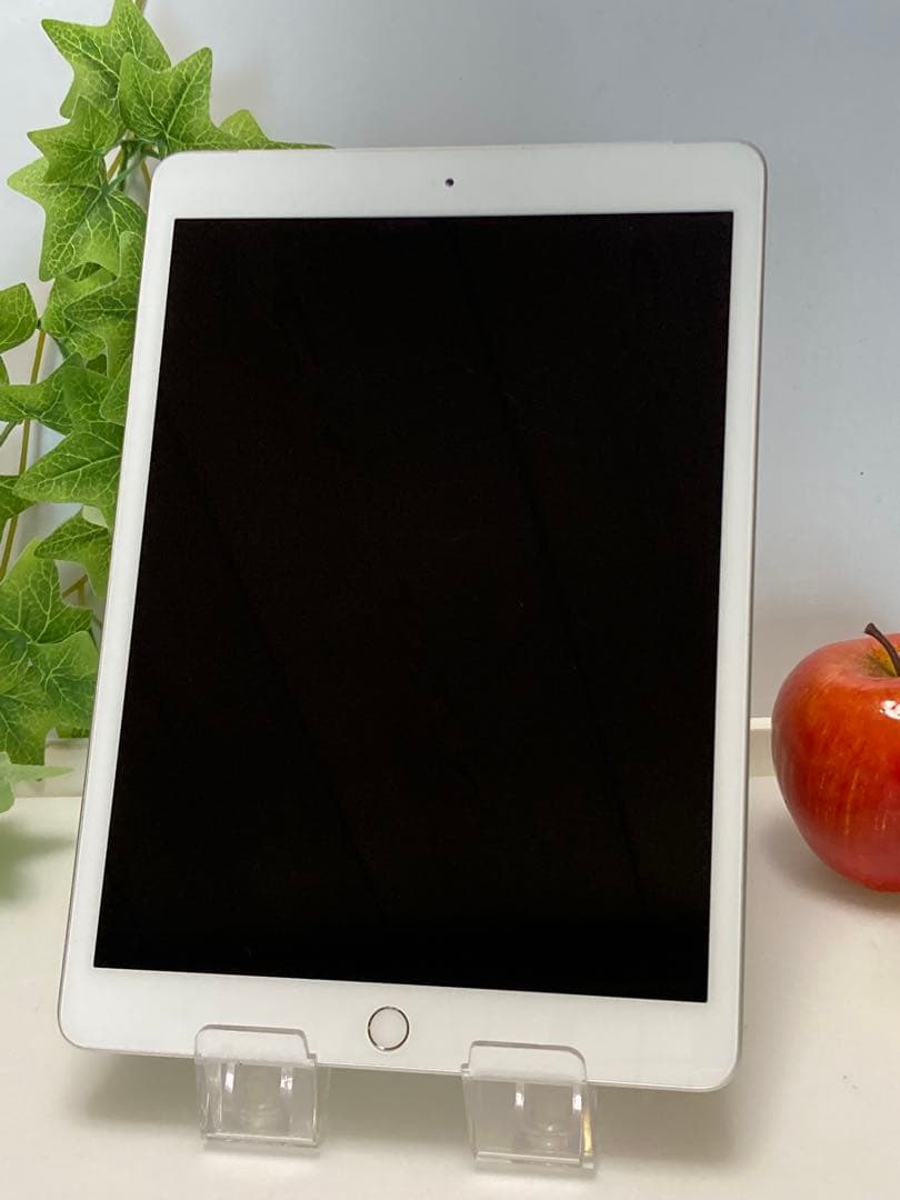 Apple iPad 第7世代（SIMフリー版）32GB バッテリー99%⭐️