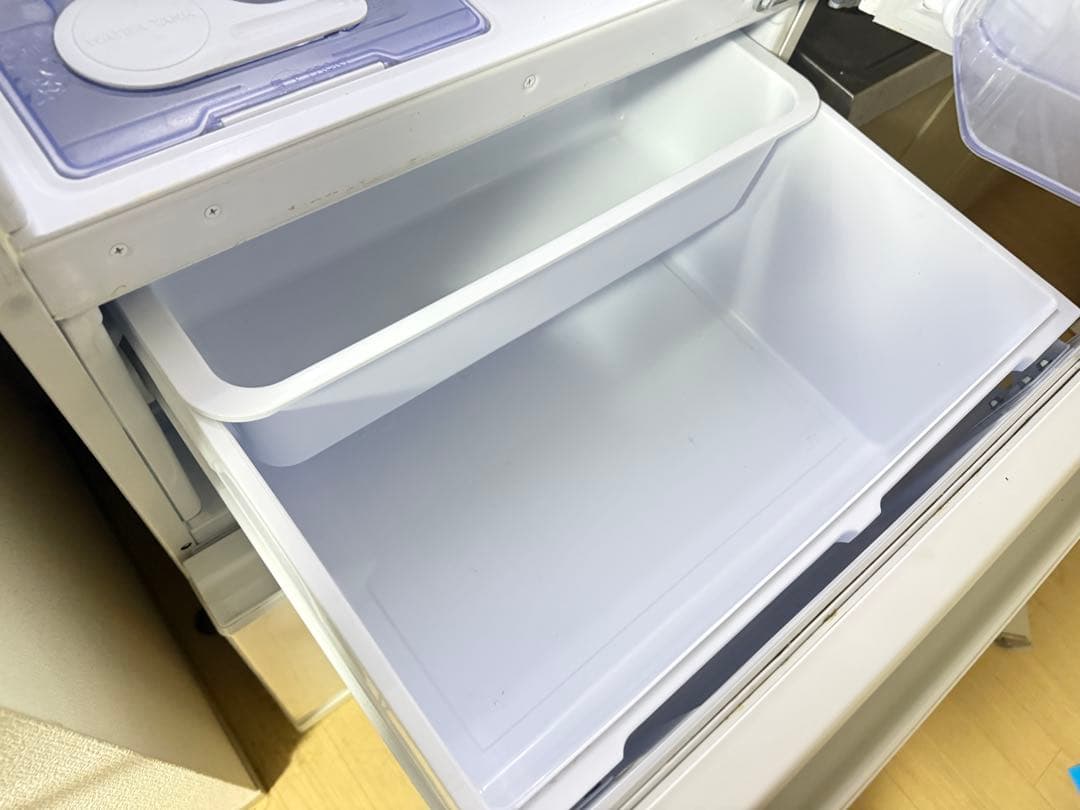 MR-C33G-W 3ドア冷蔵庫 Cシリーズ (330L・右開き)