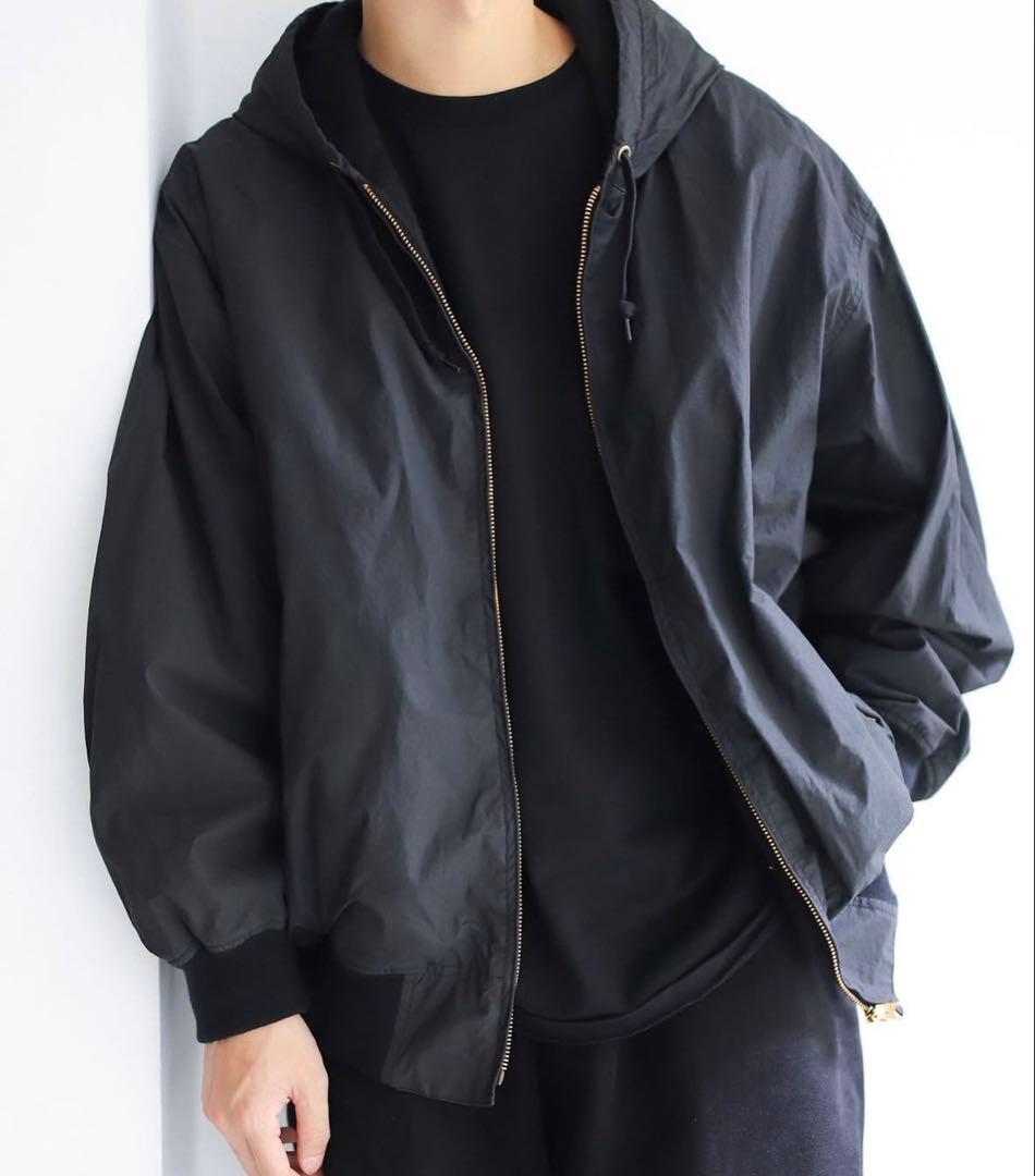 白*子様 25aw comoli コットンナイロン ジップパーカ