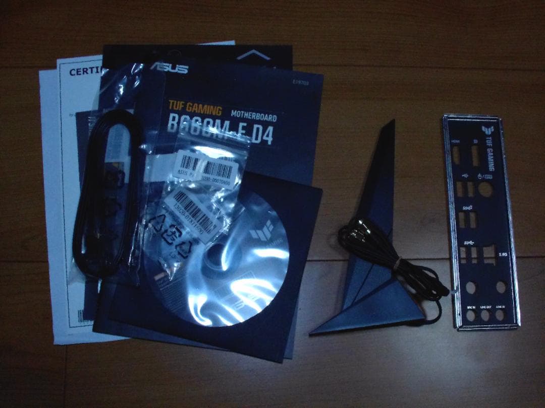 マザーボード ASUS TUF GAMING B660M-E D4