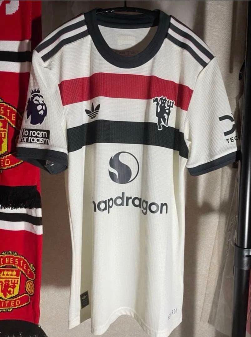 【極美品】マンチェスターユナイテッド 24-25 3rd オーセン リサマル