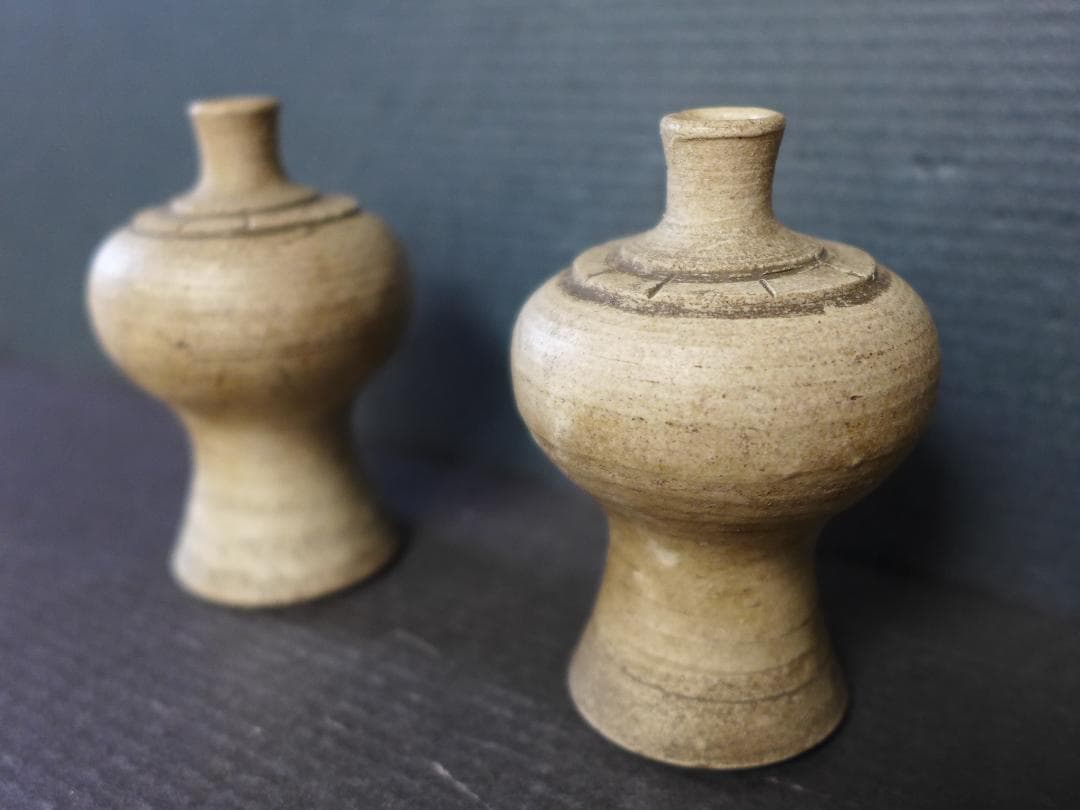 蔵出し　時代物　古瀬戸　大変古い酒器　酒器一対　小壺　白釉薬　古美術　骨董