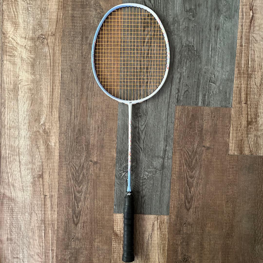 ASTROX70 バドミントンラケット ホワイト/ブルー