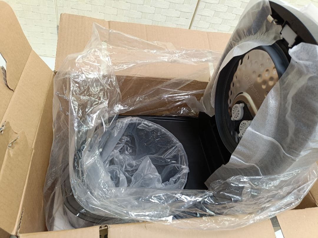 未使用 アイリスオーヤマ 圧力IH炊飯器　31銘柄炊き RC-PA50-B