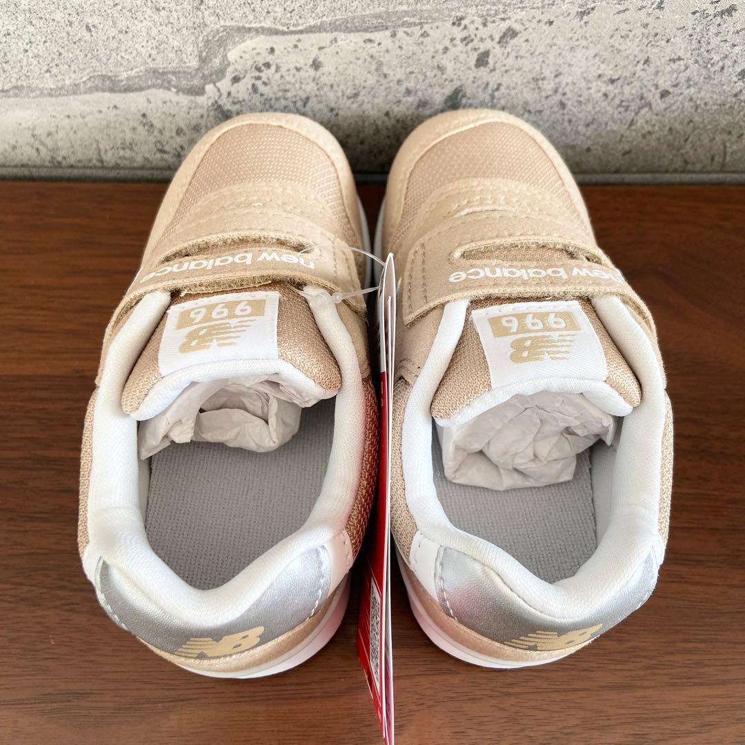 【新品】13.5センチ ベージュ ニューバランス スニーカー キッズ