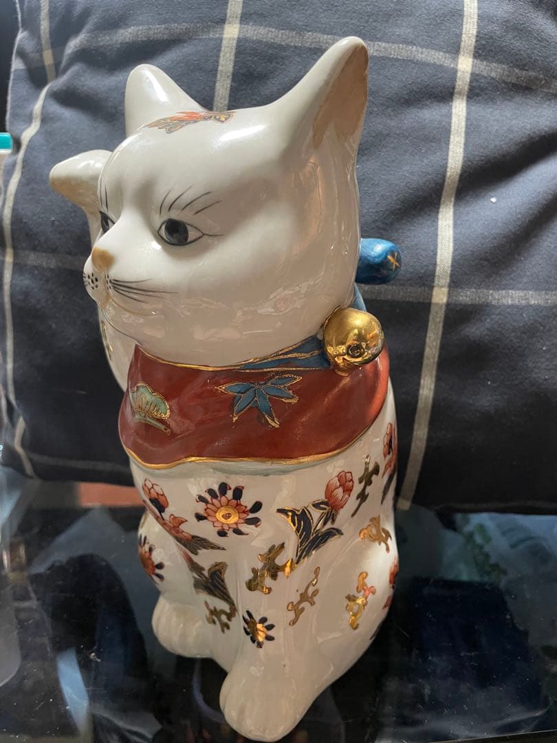 招き猫 伊万里焼 右手挙げ