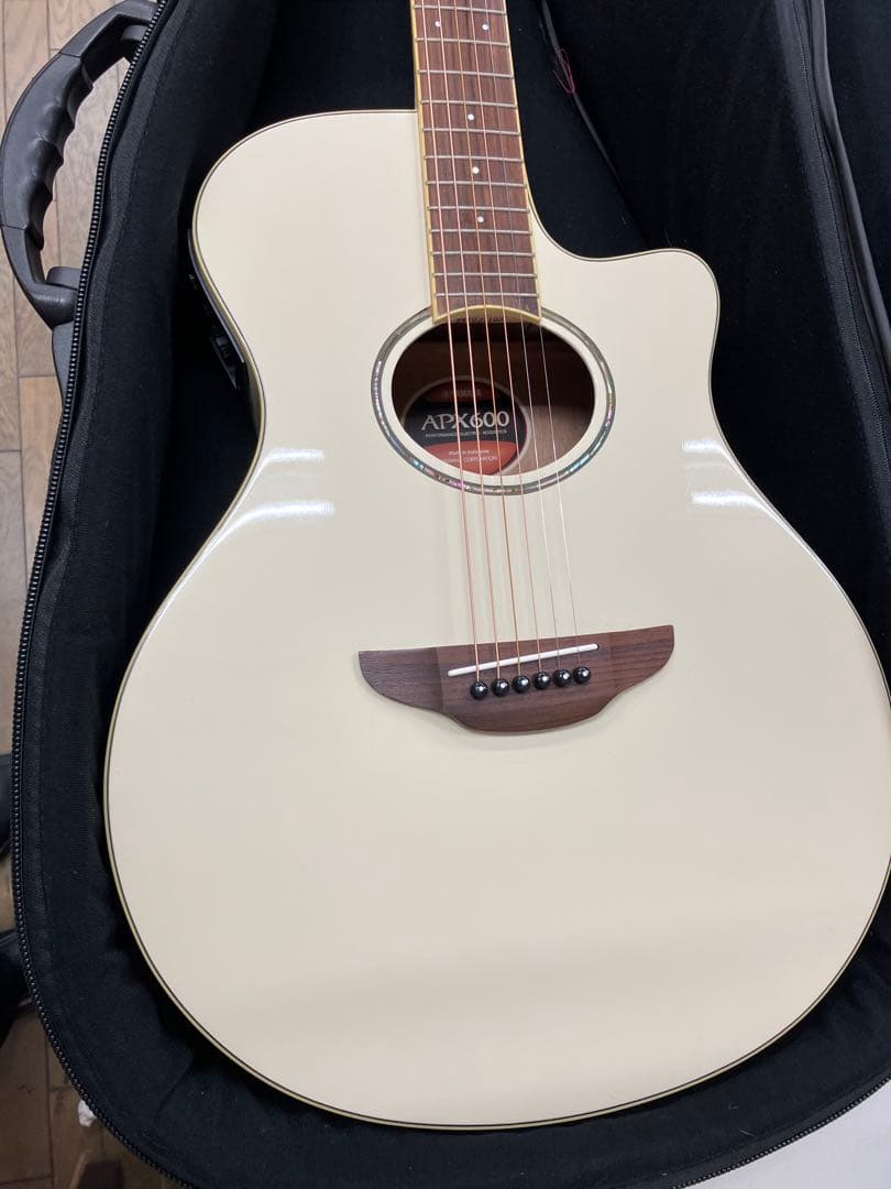 Yamaha APX600 アコースティックギター ホワイト　エレアコ