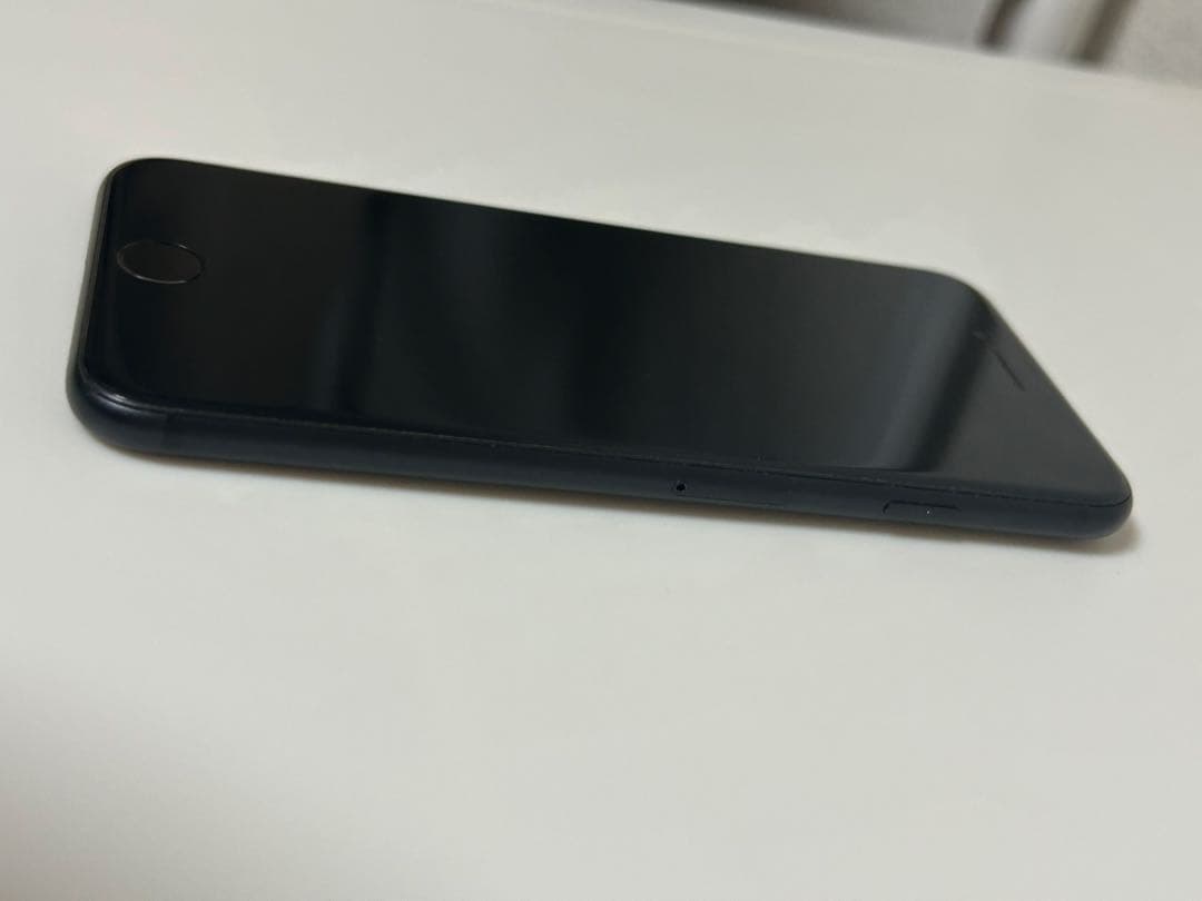 Apple iPhone SE2 容量128GB ミッドナイト ブラック本体のみ