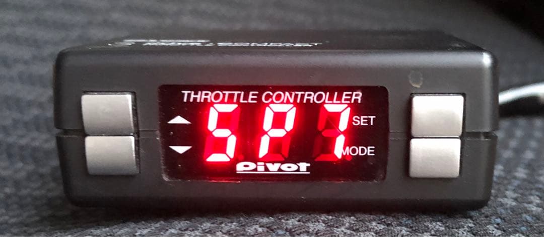 PIVOT 3 drive COMPACT スロットルコントローラー　THC日産