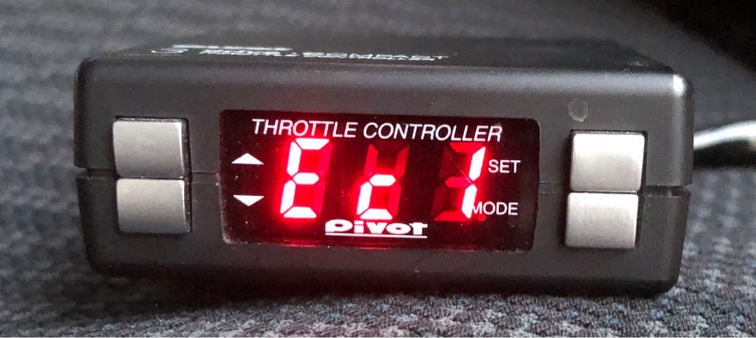 PIVOT 3 drive COMPACT スロットルコントローラー　THC日産