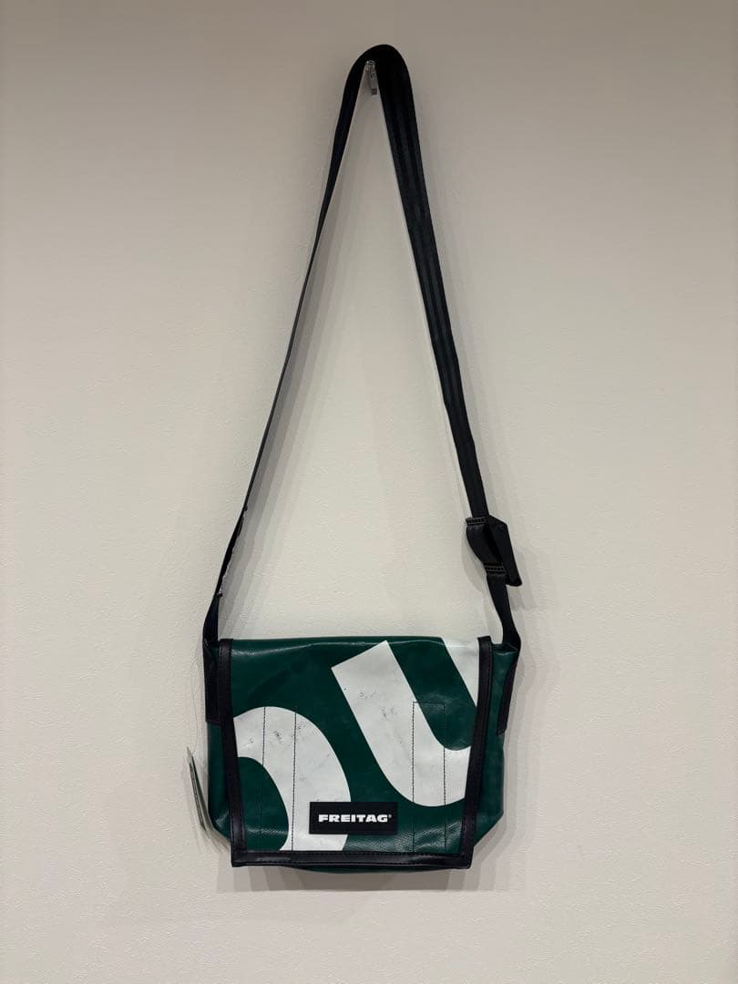 FREITAG メッセンジャーバッグ 緑/白　small