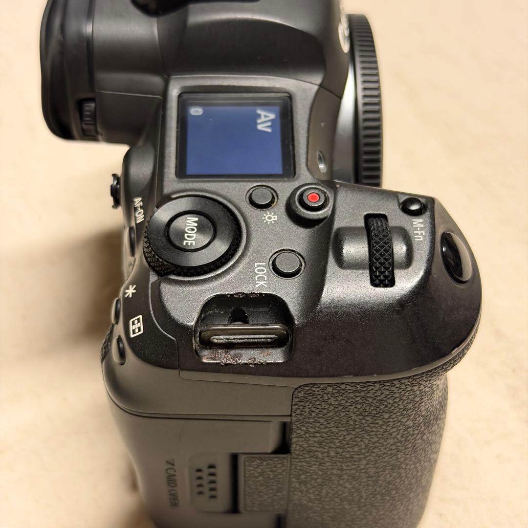 Canon EOS R5 シャッター回数1万回台