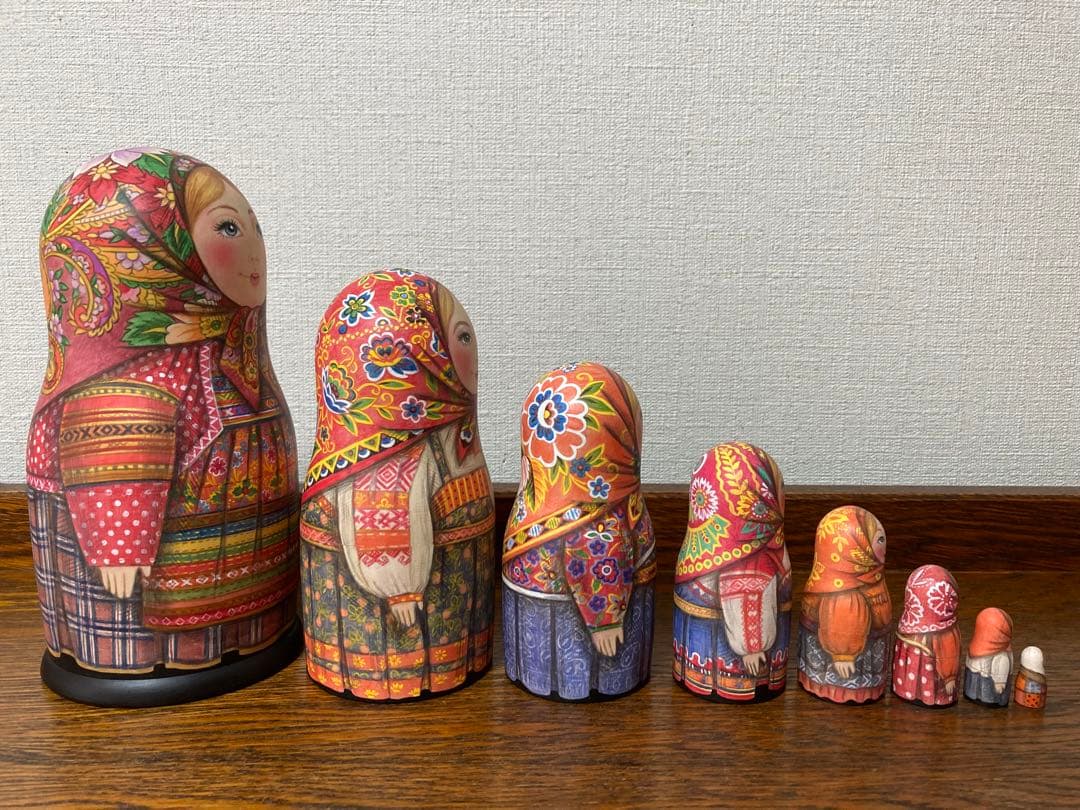 ロシア伝統衣装マトリョーシカ(8P)『赤のチンツ』コンクール受賞作品☆タチアナ作