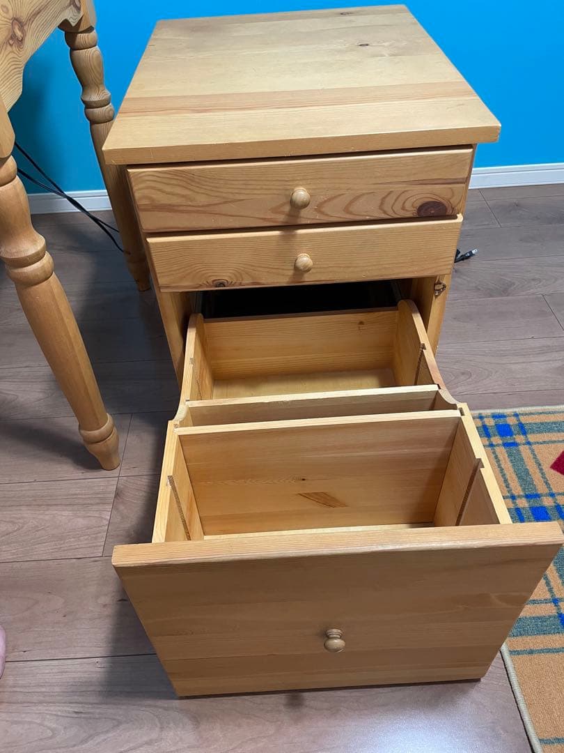 カントリー調の学習机