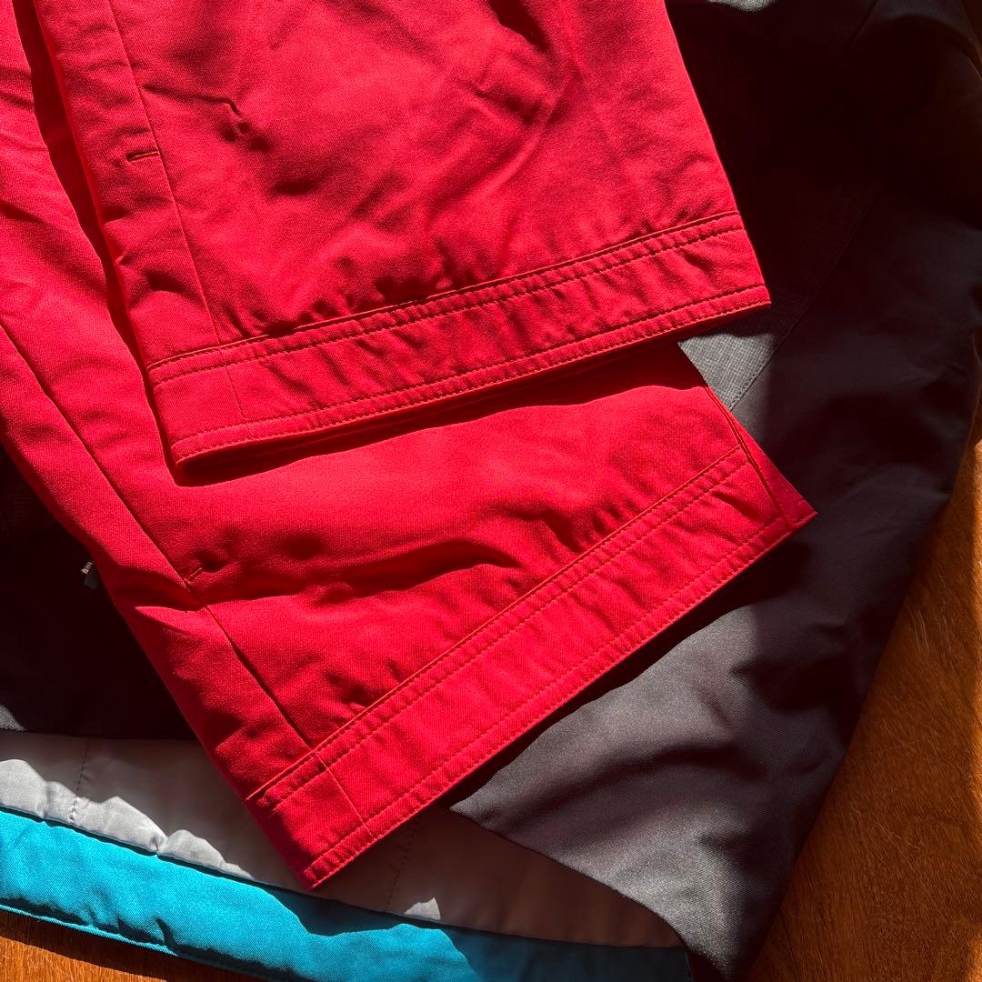 まるで新品☆DESCENTE スキー スノボ ウェア キッズ 150サイズ調整可