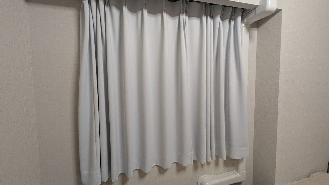 防炎遮光カーテン 上質ライトグレー プリーツカーテン made in Japan