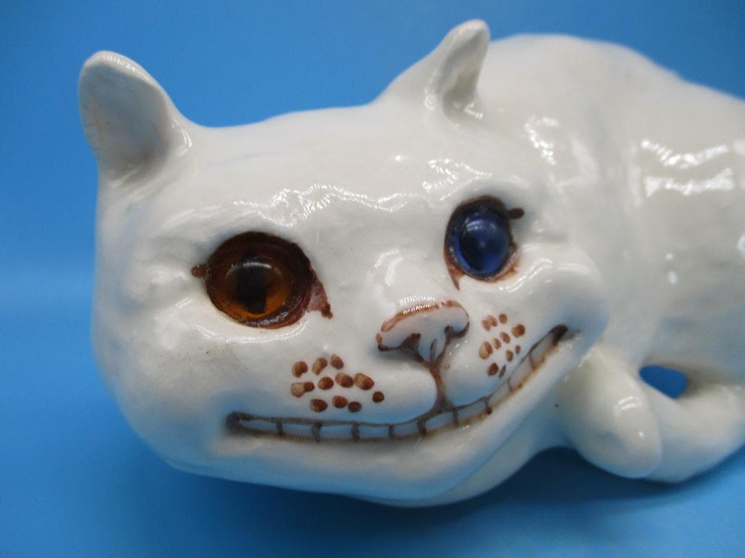 オッドアイの白猫ウィンスタンレイ ケンジントン キャット サイズ2 NO7