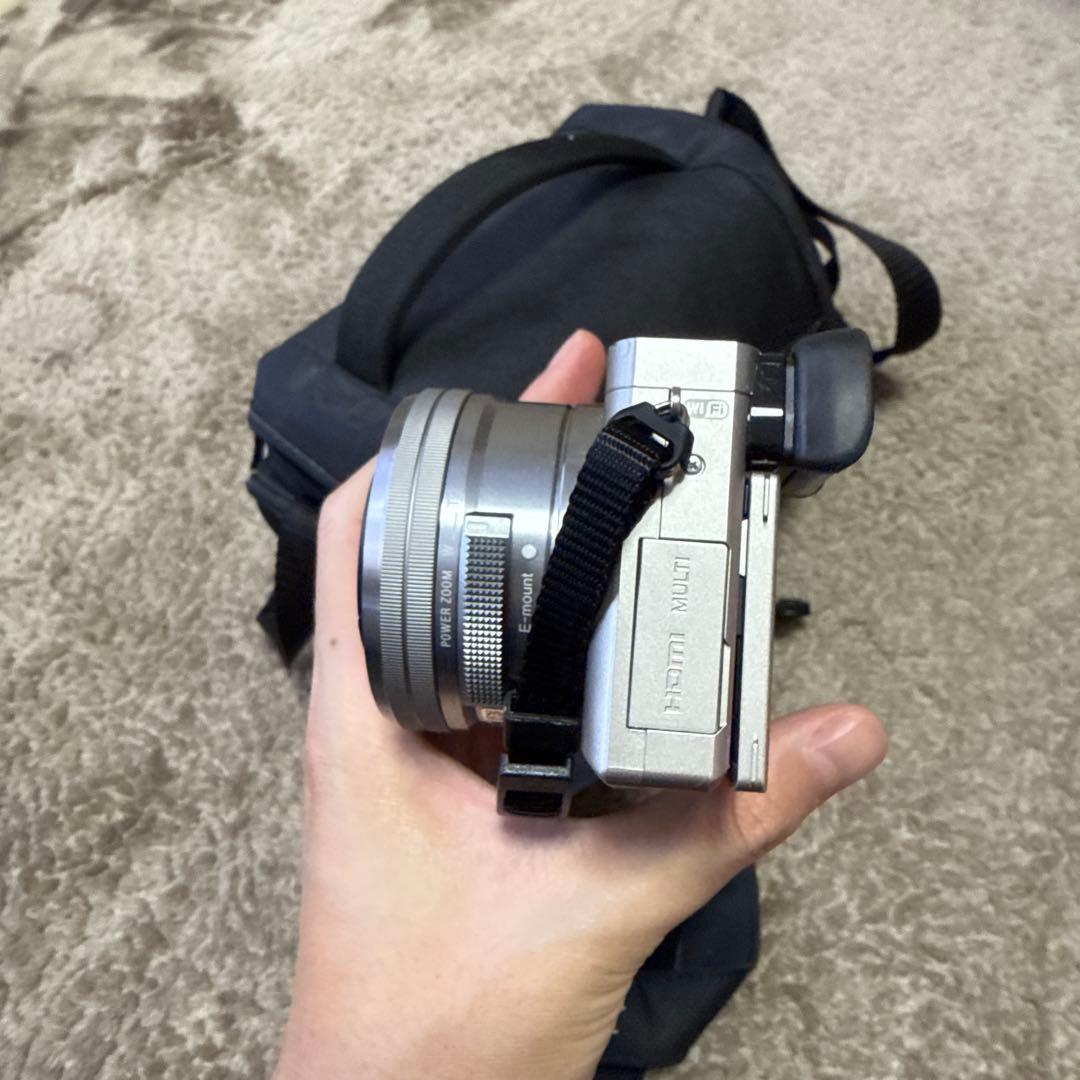 ソニー Sony α6000 ダブルズームレンズキット + 単焦点レンズ