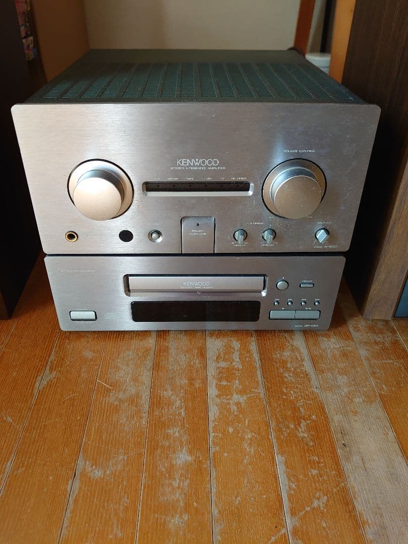 KENWOOD K,sシリーズアンプ、 CDプレーヤーとスピーカー、リモコン。