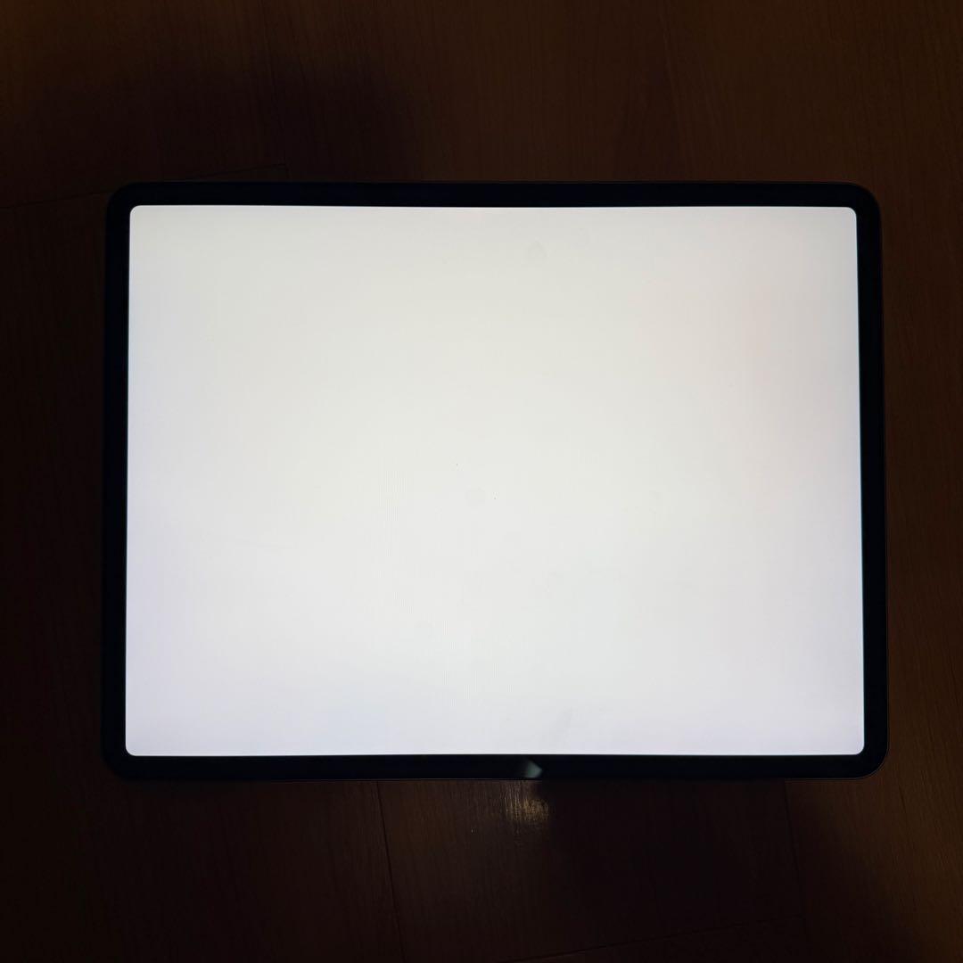 iPad Pro 12.9インチ 第4世代 美品 純正キーボード付き 中古