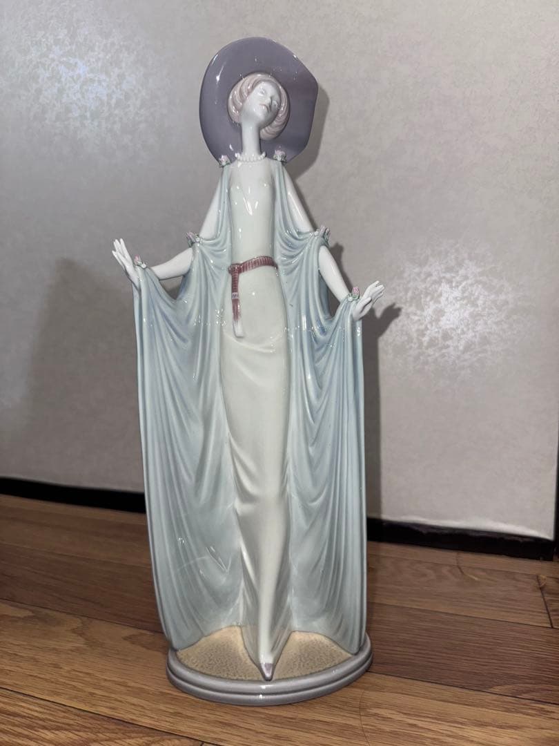 未使用　リヤドロ　モンテカルロの貴婦人