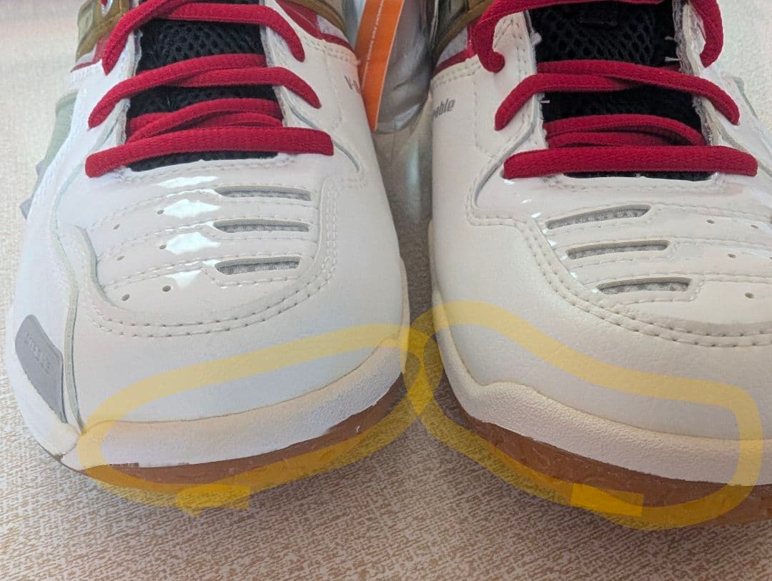 Victor バドミントンシューズ ホワイト/レッド/グレー　27.5