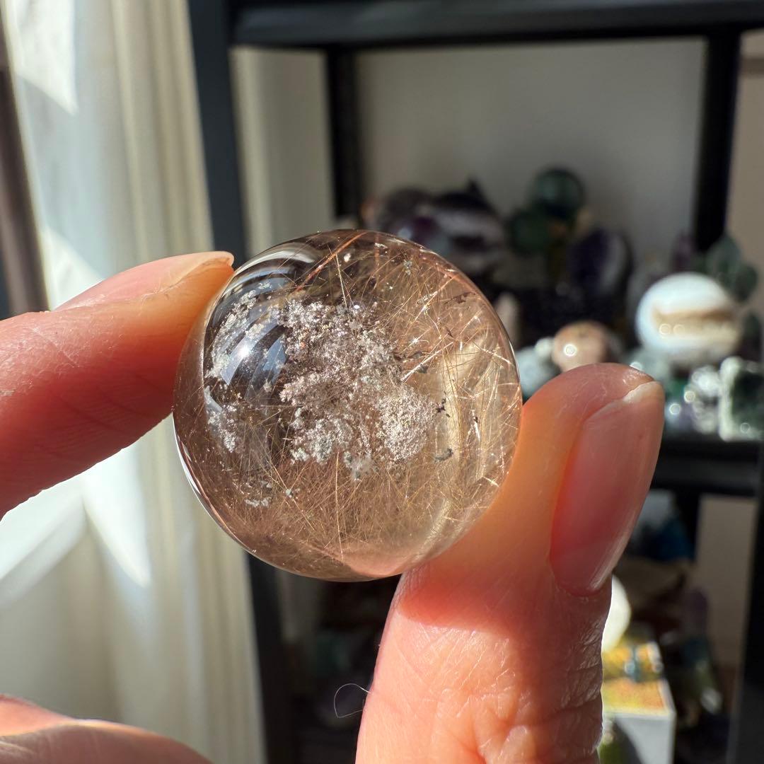 天然石ルチルクォーツのスフィア　丸玉　置物NO.011308