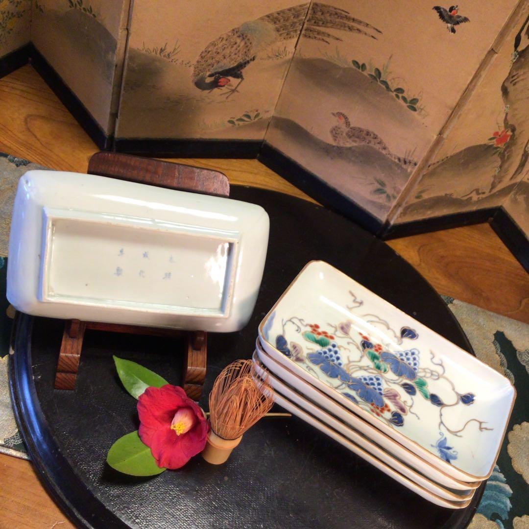 A491. 古伊万里　染錦手　山葡萄に蝶紋様　　隅入　7寸　角皿　5枚　（箱付）