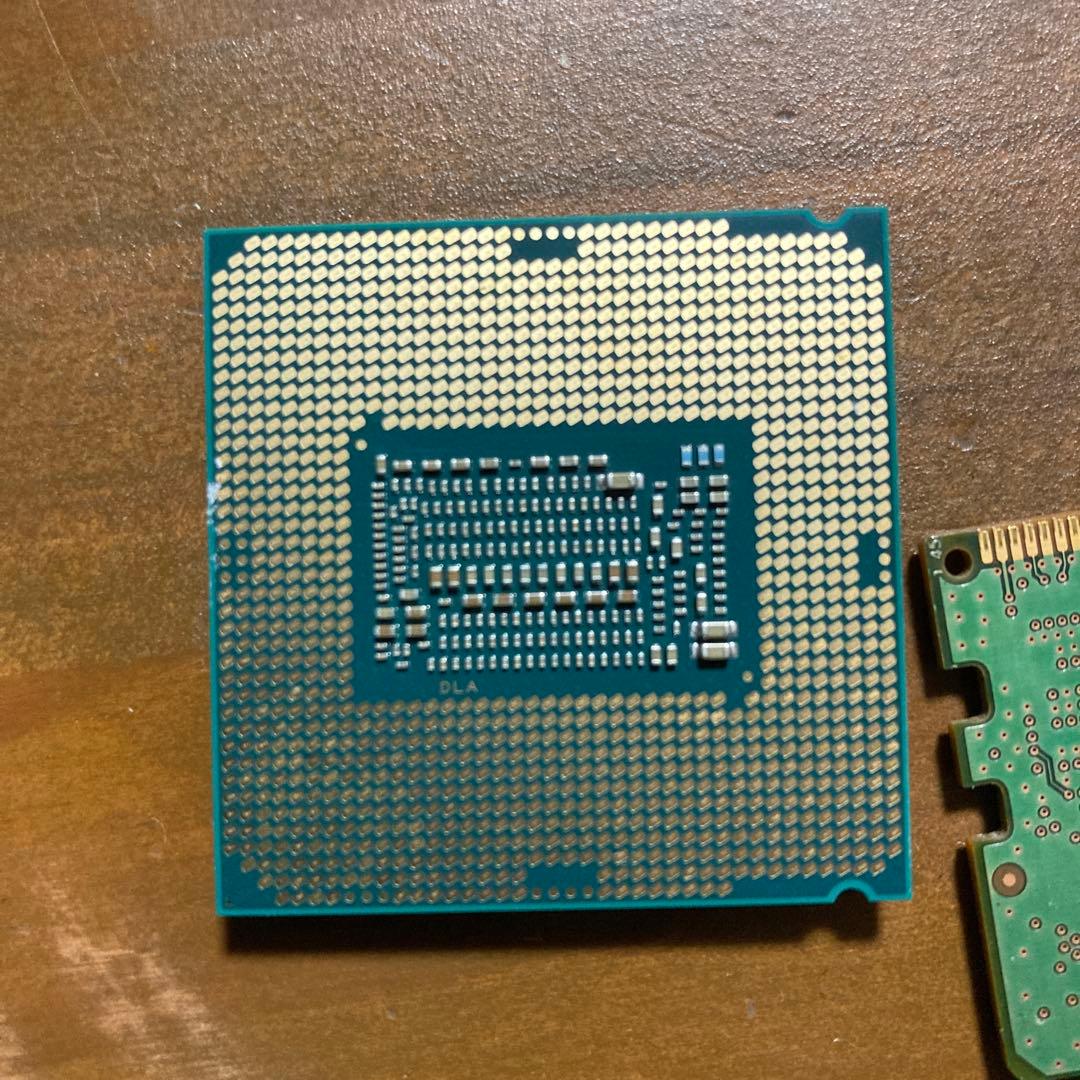 ジャンク　Intel Core i7-9700 + 8GB DDR3メモリ