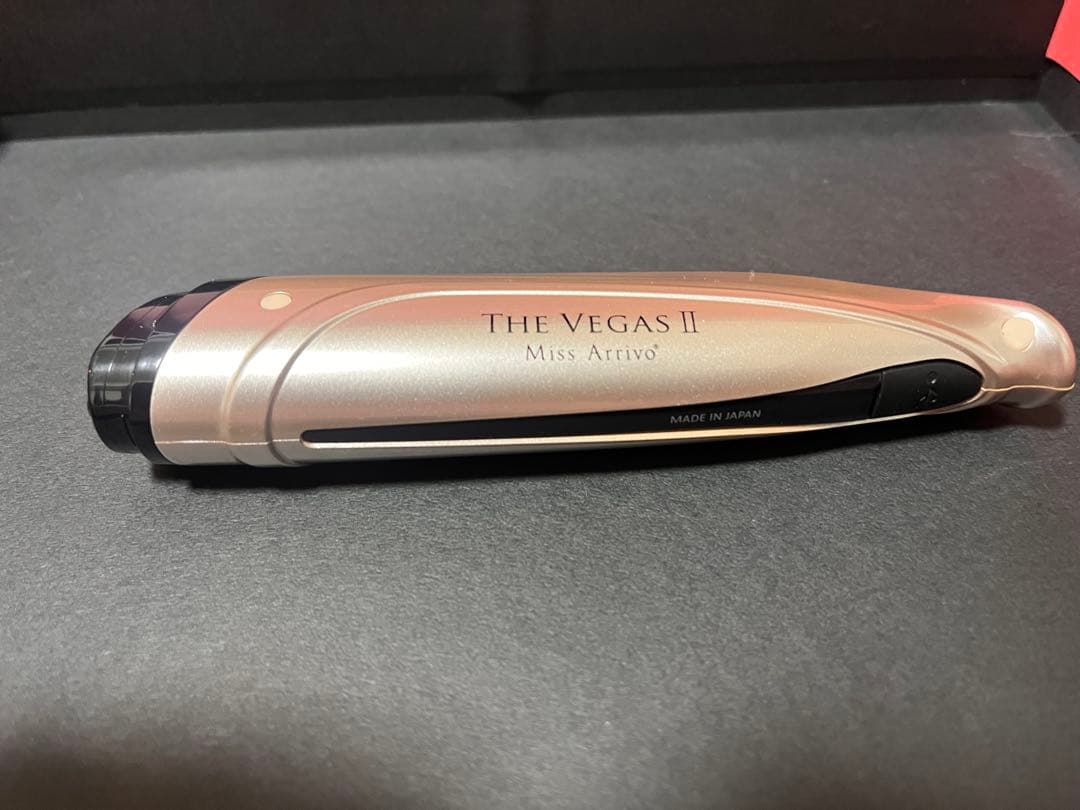 美顔器⭐️中古美品⭐️ARTISTIC&CO⭐️VEGAS Ⅱ⭐️専用美容液付き