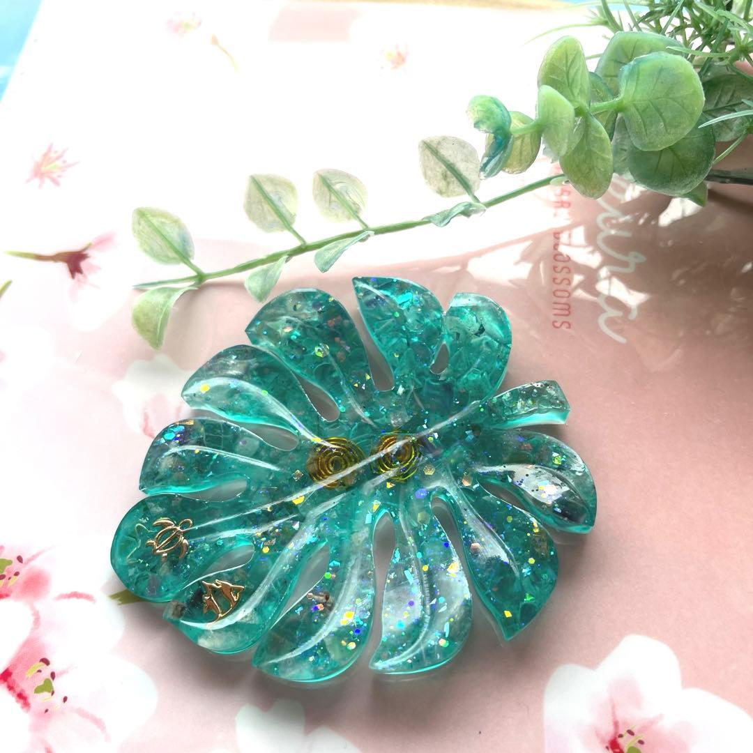 つねりん オルゴナイト　モンステラ型　4点