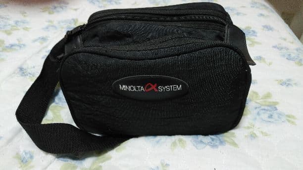 ミノルタ一眼レフカメラとタムロン望遠レンズ