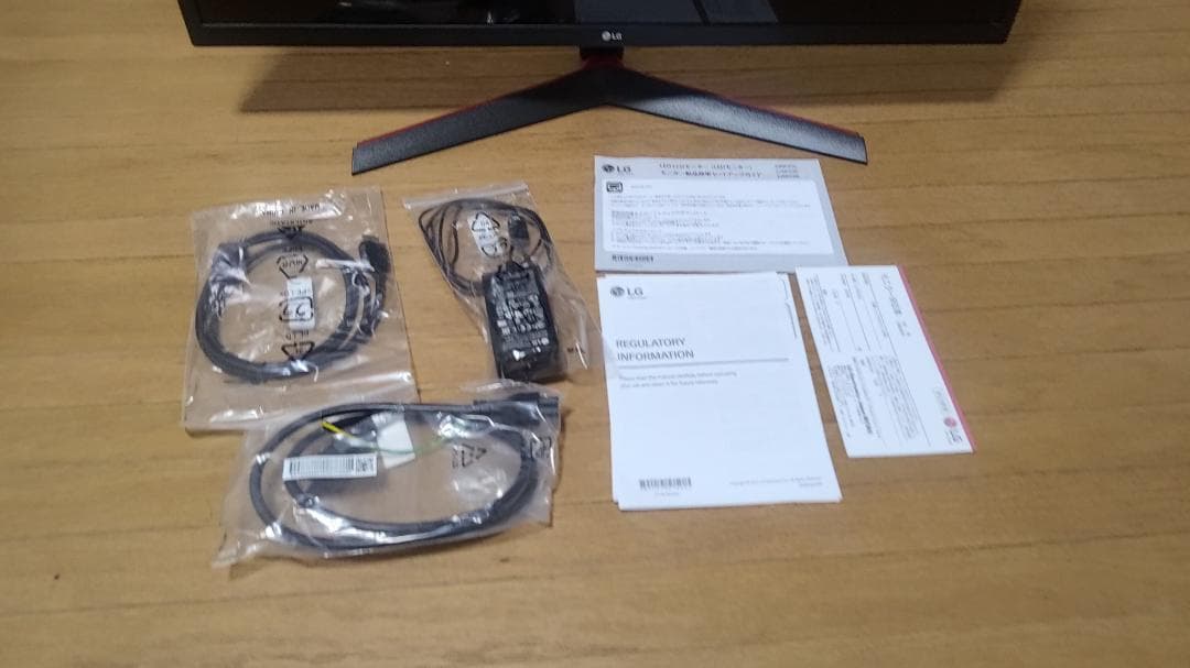 LG製　PCモニター　31.5インチ　32MP60G　黒