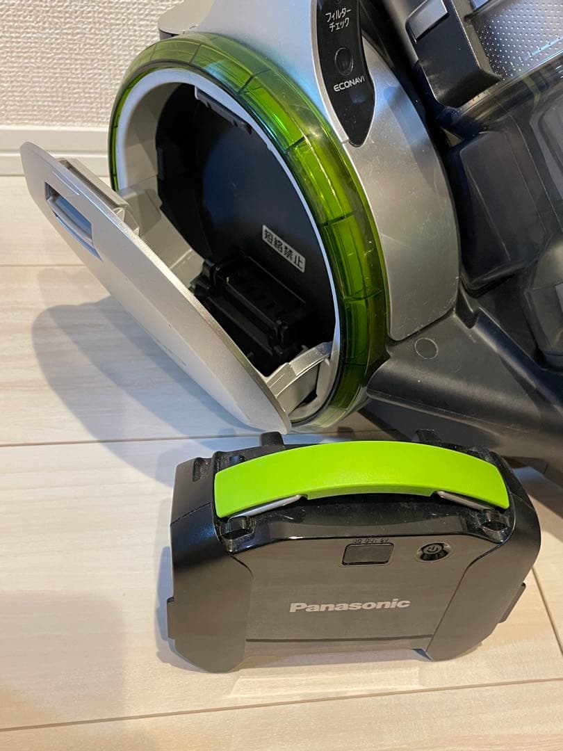 パナソニック ハイブリッド掃除機 サイクロン式　MC‐HS700G