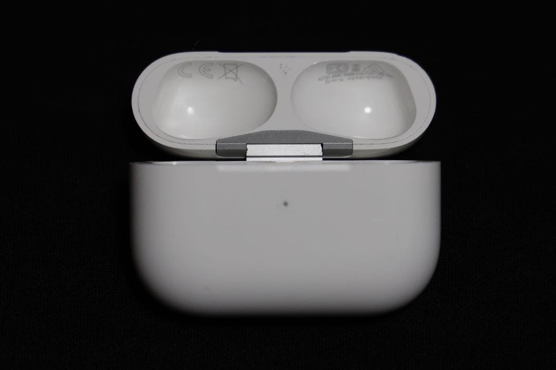 AirPods Pro MLWK3J/A 新品イヤーチップ付き