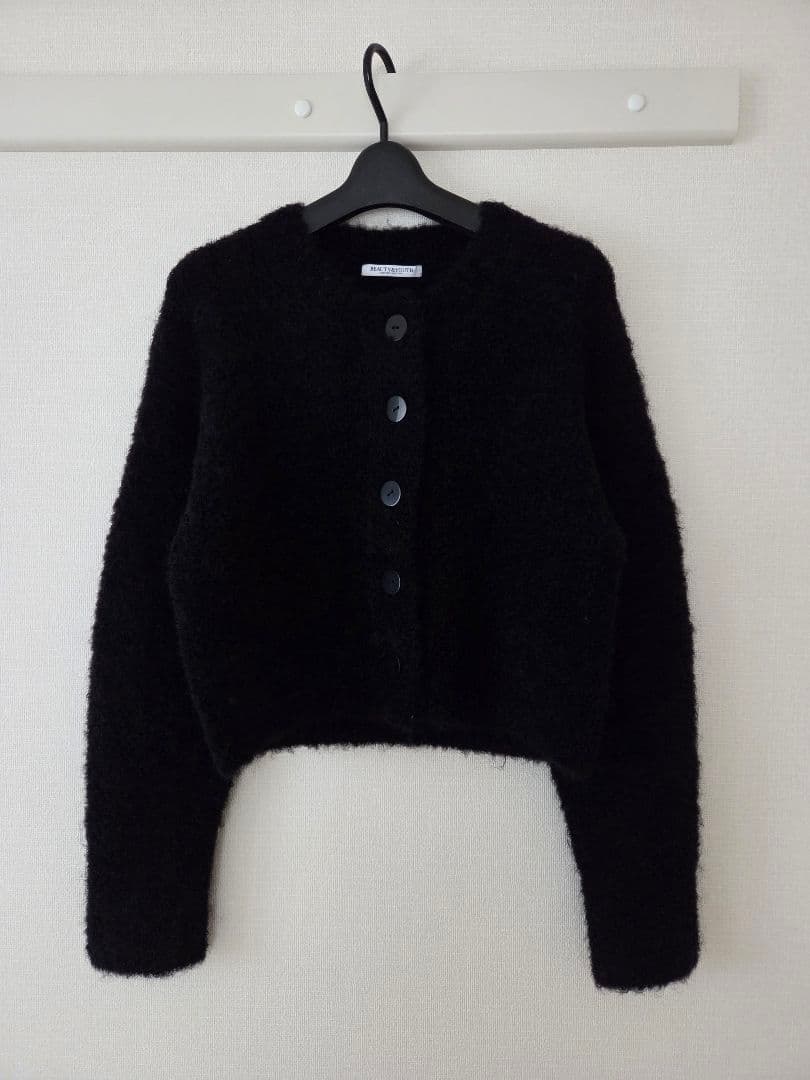 ウールブレンド ブークレ クルーネックカーディガン ブラック