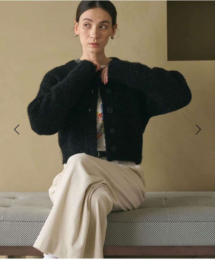 ウールブレンド ブークレ クルーネックカーディガン ブラック