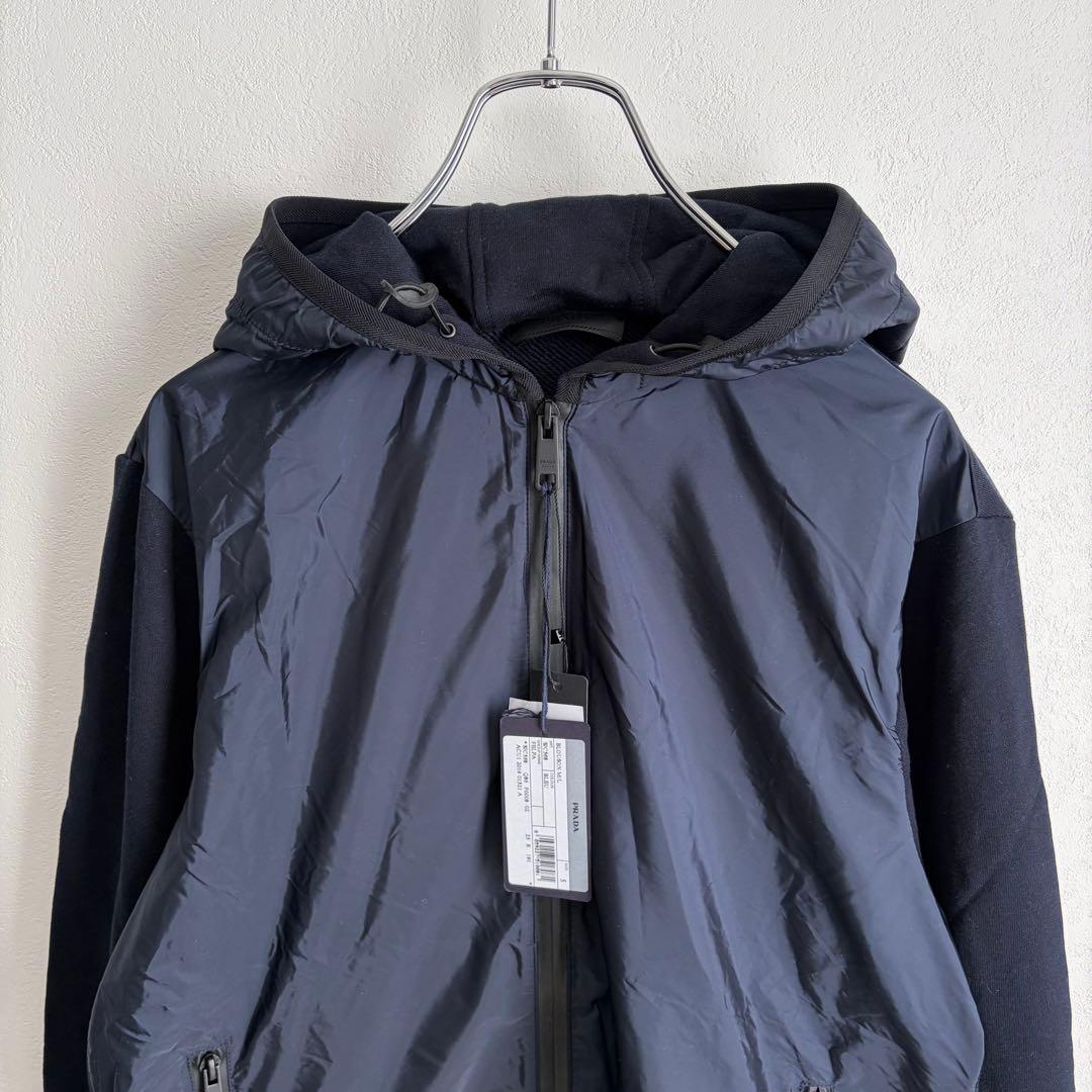 【新品タグ付き✨】PRADA ハイブリッドパーカー　ナイロン切り替え　ラバーロゴ