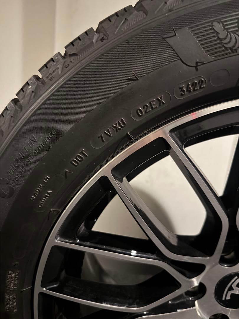 テスラ対応 245/50R18 ミシュランX-ICE ＋ホイール4本