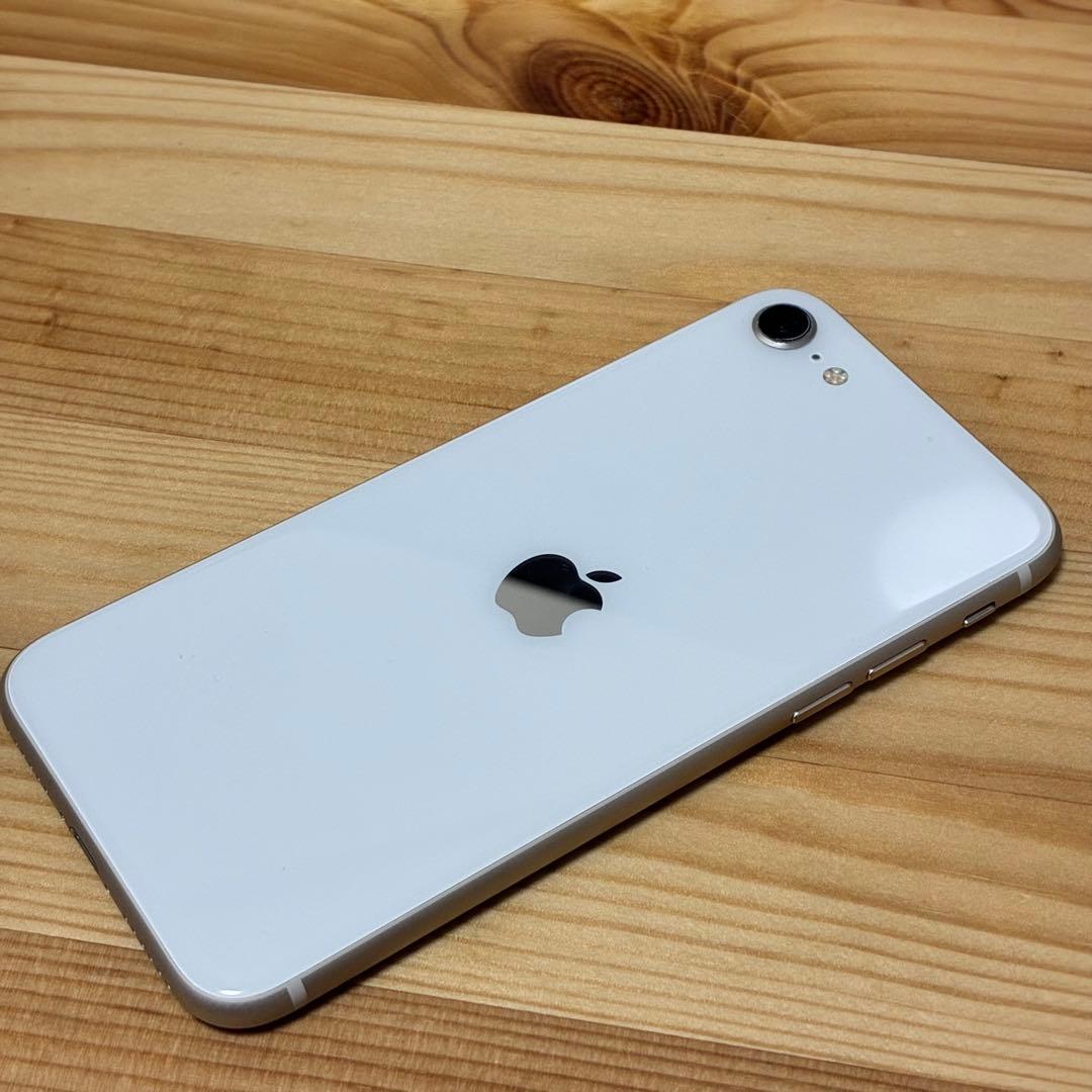 下*ん様 バッテリー新品　iPhoneSE第3世代64GB SIMフリー　美品