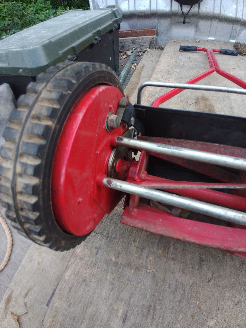 Baroness 手動芝刈り機 30cm