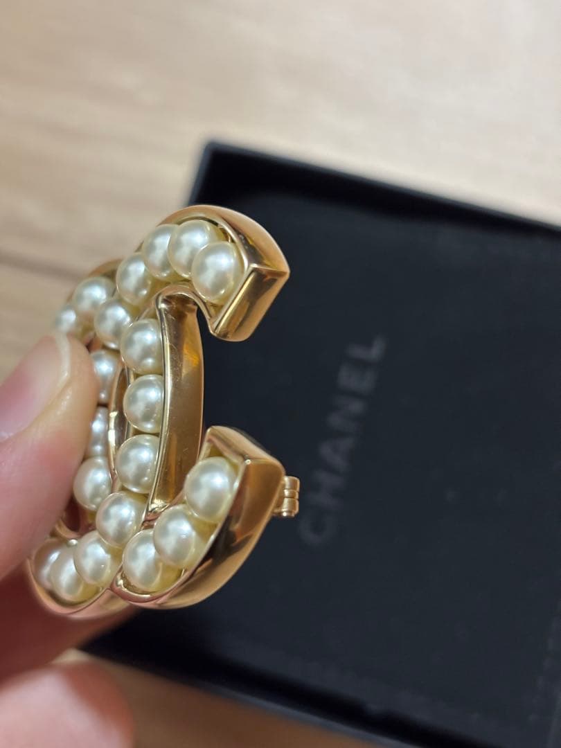CHANEL ゴールド パール CCロゴ ブローチ
