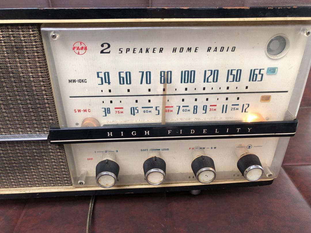 昭和レトロ　真空管　ラジオ　アンティーク(J 1)