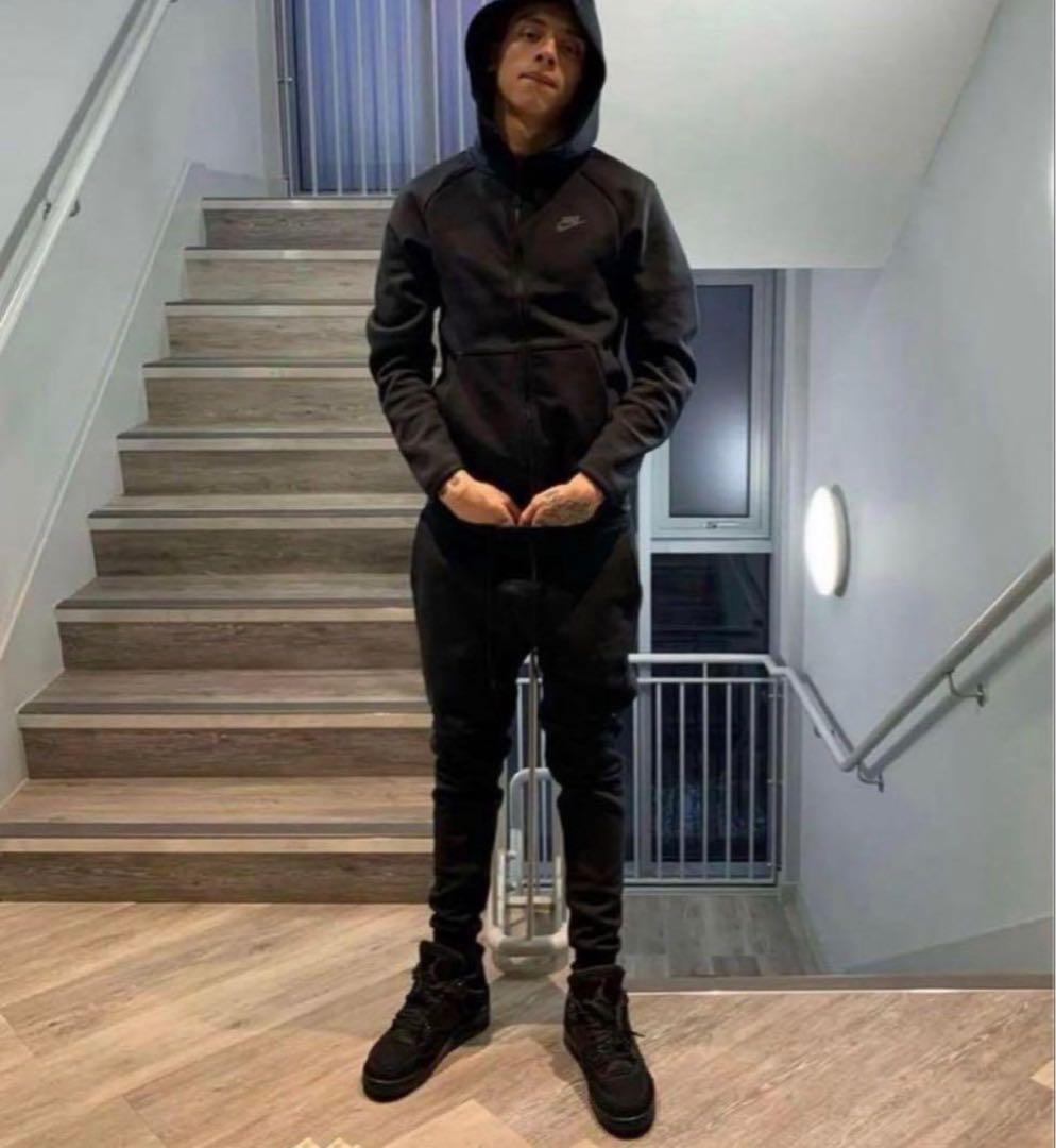 メンズS ブラック テックフリース セットアップ NIKE 黒 過去モデル 廃盤