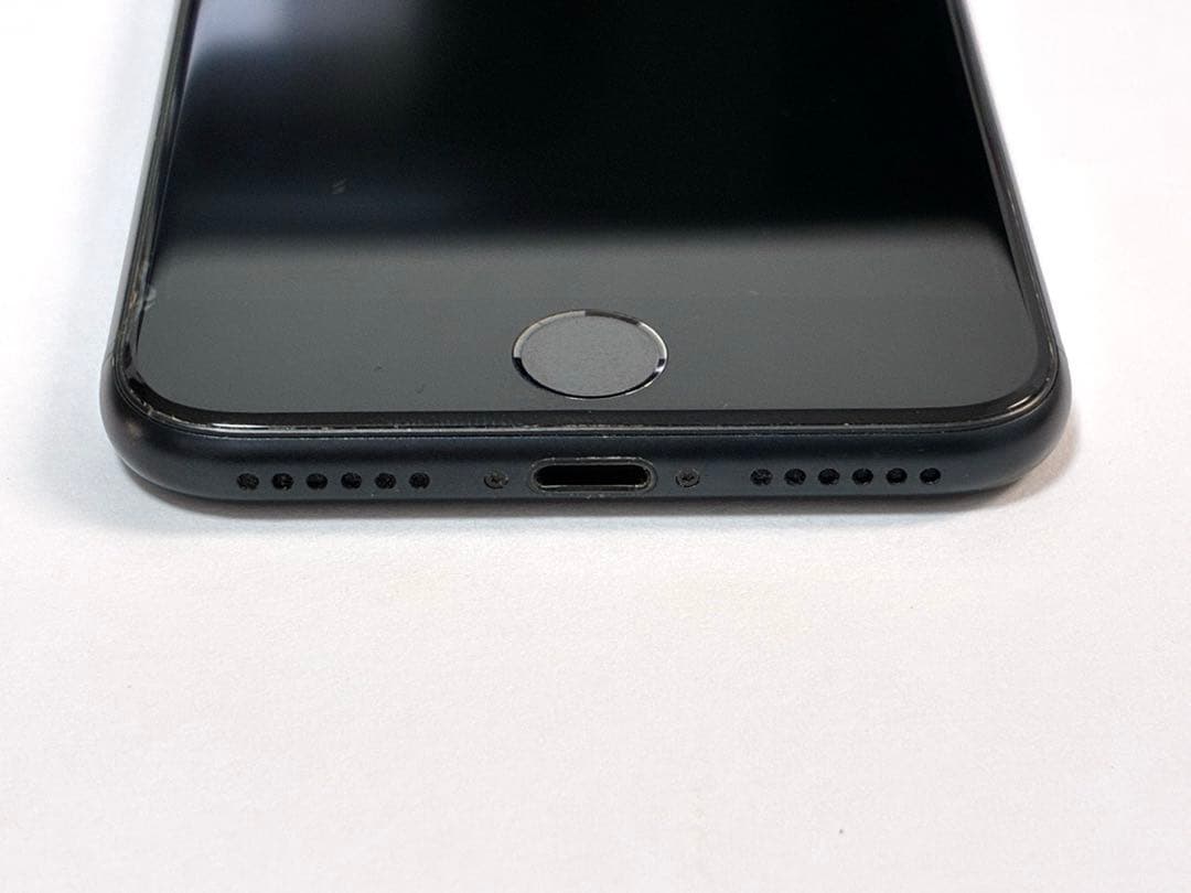 iPhone SE 第3世代 64GB SIMフリー 本体 バッテリー83％